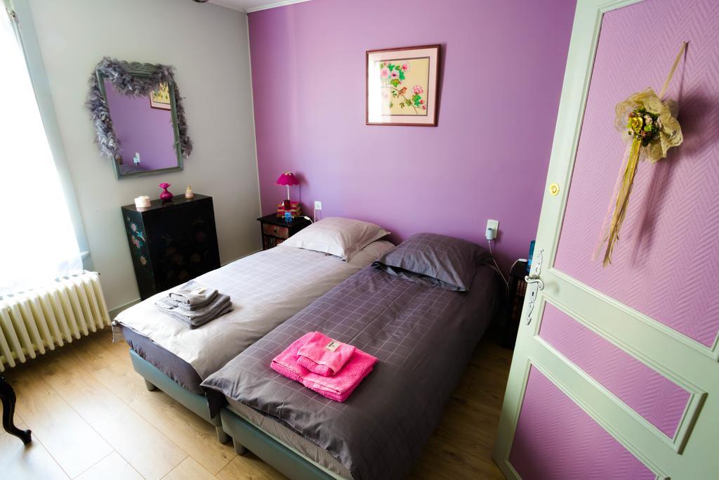La Petite Maison Pres De L'Eglise Meillac Habitación foto